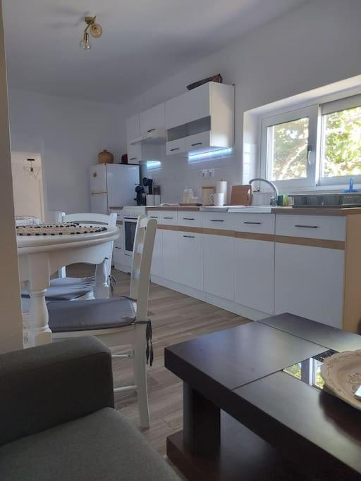 Houlia Home Διαμέρισμα Με Δωρεάν Χώρο Στάθμευσης Steniaí 외부 사진