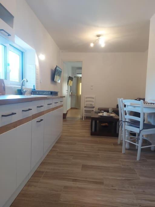 Houlia Home Διαμέρισμα Με Δωρεάν Χώρο Στάθμευσης Steniaí 외부 사진